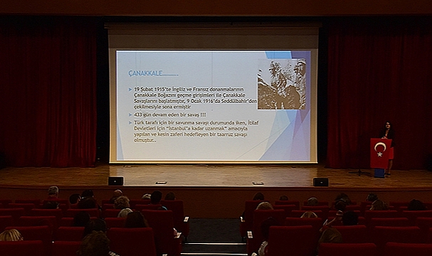 ÇANAKKALE SAVAŞLARINDA TÜRK KADINININ ÖNEMİNİ ANLATAN PANEL GERÇEKLEŞTİRİLDİ