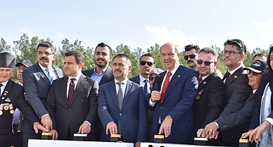 Cumhur Başkanı Ersin Tatar Çanakkale'de Temel Atma Törenine Katıldı