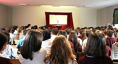  KARAGÖZ VE HACİVAT, ENERJİ TASARRUFU İÇİN ÇOCUKLARLA BULUŞTU