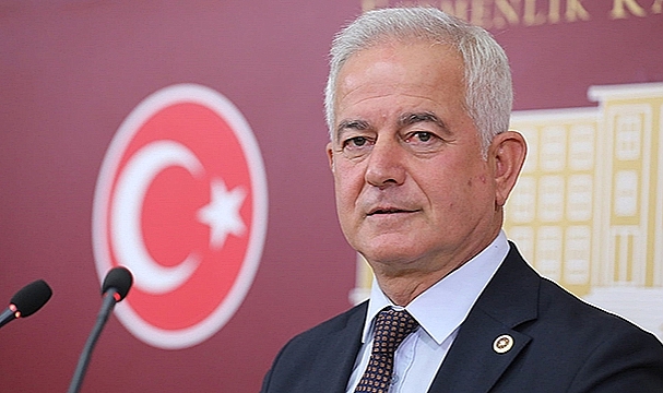 "BAŞÖĞRETMENİN İZİNDE KUTLUYORUZ"