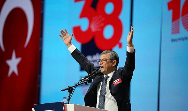CHP Genel Başkanı seçilen Özgür Özel'den ilk sözler: Yarından itibaren seferberlik ilan ediyorum