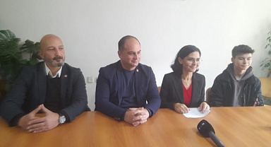 CHP Kepez Belediye Başkanlığı Aday Adaylığı Sürecinde Sürpriz Gelişme: Toprak Ertekin, Aday Adaylığından Çekilip Meclis Üyeliği İçin Adaylık Başvurusu Yaptı