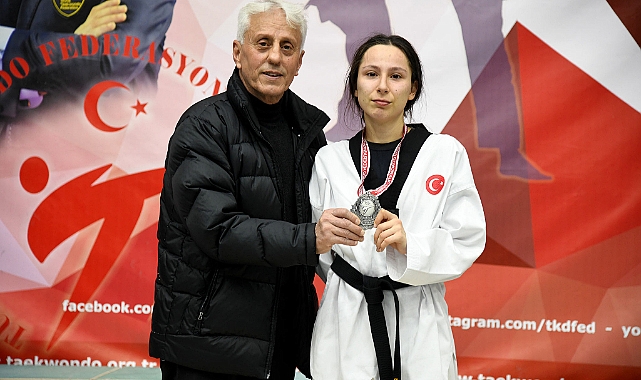 LAPSEKİ BELEDİYE SPORCUSU ZEYNEP TAŞKIN AVRUPA YOLCUSU