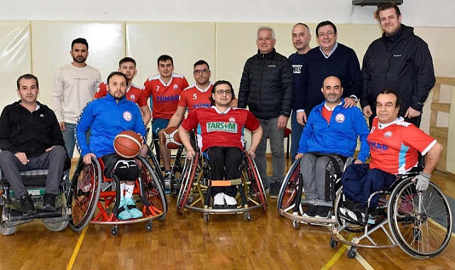 CHP' li Erkek Engelli Sporcuların Maçını İzledi