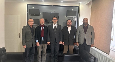 ÇOMÜ Rektörü Erenoğlu, İnternet ve Sosyal Medya Basın Mensupları Derneği’ni ziyaret etti