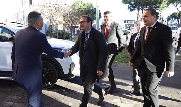 İYİ Partili Rıdvan Uz’dan Lâpseki’ye Çıkartma