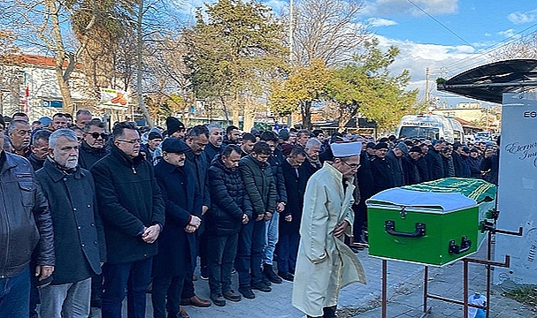 KUMKALE KÖYÜ MUHTARI FİKRET KANLI EBEDİYETİ UĞURLANDI
