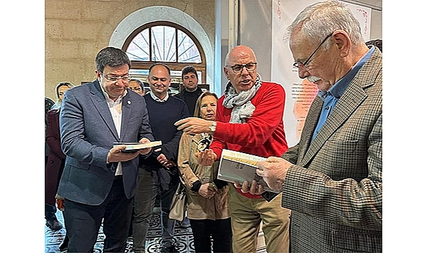 "KENTTE BİR ASRIN BELEDİYE BAŞKANLARI" SERGİSİ ZİYARETE AÇILDI