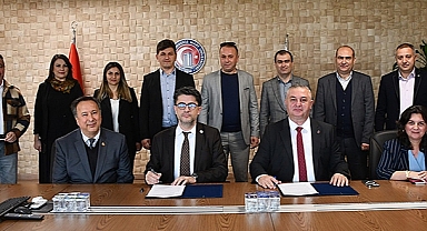ÇOMÜ İLE GEYİKLİ BELEDİYESİ ARASINDA PROTOKOL İMZALANDI