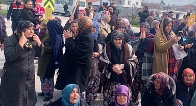 Köylüler Yolu Trafiğe Kapattı!