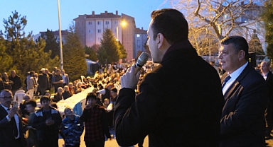 MİTİNG HAVASINDA İFTAR YEMEĞİ 