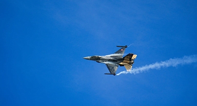 Solo Türk Prova Uçuşuyla Şehitler Abidesini Selamladı