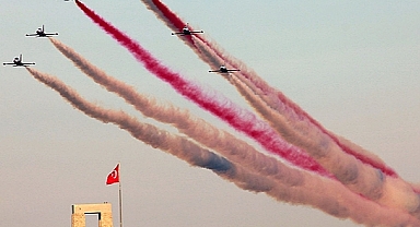 TÜRK YILDIZLARI GÖSTERİSİ İLERİ BİR TARİHE ERTELENDİ