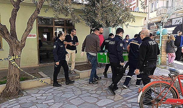 KURŞUNLU CAMİİ'NDE İNTİHAR!