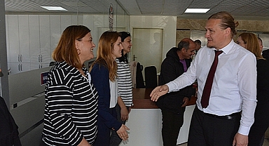 LAPSEKİ'DE YENİ BAŞKAN PERSONEL İLE TANIŞTI