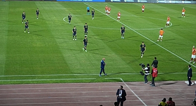 Süper Kupa Finalinde Fenerbahçe Maçın 2. Dakikasında Sahadan Çekildi