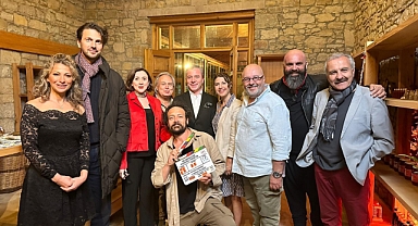 KELEBEKLERİN UYUDUĞU YERDEYİM