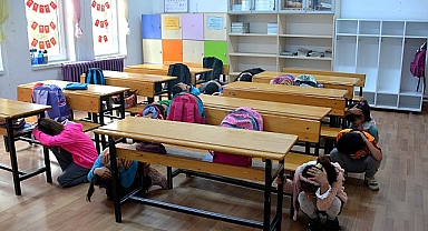 Sinekçi Köyünde; ÇOMÜ Öğrencileri AFAD ile Birlikte Deprem Eğitimi Verdi