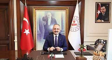 Turan ''Aziz Milletimizin ve tüm İslâm Alemi'nin Kurban Bayramı'nı tebrik ediyorum''