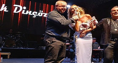 Geyikli Beldesinde Zeytin Güzeli Petek Dinçöz