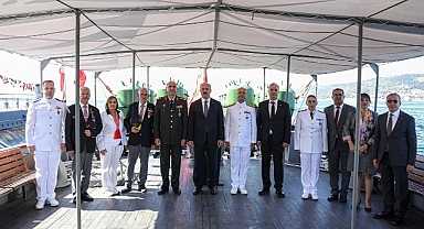 Çanakkale'de Preveze Deniz Zaferi Törenle Kutlandı