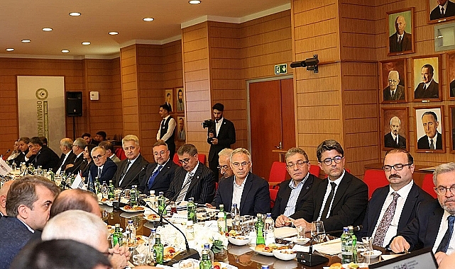 ÇOMÜ Rektörü Prf.Dr. Erenoğlu'ndan, Üniversite Hastaneleri Derneğine Öneriler.