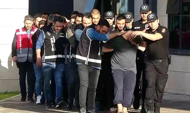 Karakol Önünde Yapılan, Silahlı, Bıçaklı Kavga Sonucu 8 Kişi Tutuklandı