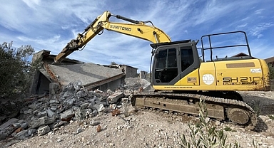 Ayvacık'ta Kaçak Yapıların Yıkımları Aralıksız Devam Ediyor