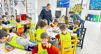 Çocuklar, Kitapların büyülü dünyasında eğlendiler