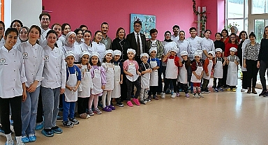 Rektör Erenoğlu miniklerle buluştu