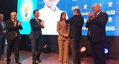 Türkiye'nin En Genç Bağımsız Belediye Başkanı, AK Partiye Geçti