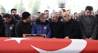 Turan, Kartalkaya yangınında hayatını kaybeden Çanakkaleli Saltık’ın cenazesine katıldı.
