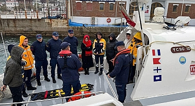 İl Sahil Güvenlik Komutanlığı Bozcaada'da Tıbbı Tahliye Eğitimi Verildi