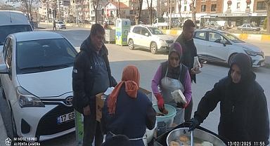 Kaya Yapı Market, Kandil Günlerinde Pişi Dağıtma Geleneğini Sürdürüyor