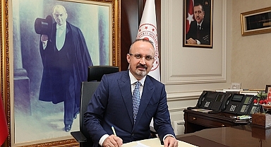 Turan: Dualarımızda dünyanın çeşitli yerlerinde eziyet çeken Müslüman kardeşlerimizi de unutmayalım