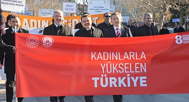 Çanakkale'de Erkekler Kadına Şiddeti Farkındalığı İçin Yürüdü