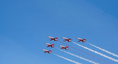Çanakkale'de Türk Yıldızları Gösterisi Büyük İlgi Gördü