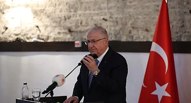 Millî Savunma Bakanı Güler, Bayram Namazını Çanakkale'de Mehmetçiklerle Kıldı