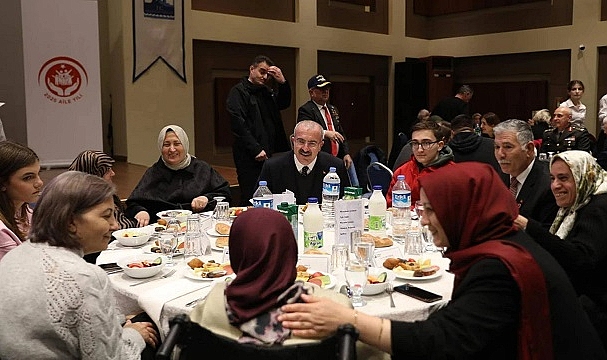 Vali Toraman, Şehit Aileleri ve Gaziler İle İftar Yemeğinde Buluştu