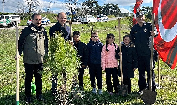 Ayvacık İlçesinde, Polis Teşkiletı'nın Kuruluş Yıldönümü Sebebiyle Fidan Dikimi Yapıldı