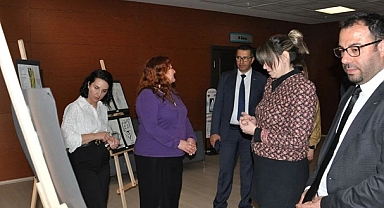 Çanakkale’de Dünya Şizofreni Günü’ne dikkat çekmek amacıyla Fotoğraf sergisi..