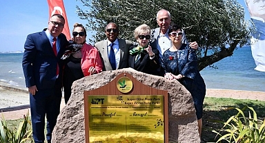 Kepez’de “IIPT Zeytin Barış Parkı” ve “Zeytin Barış Yolu” düzenlenen tören ile açıldı.