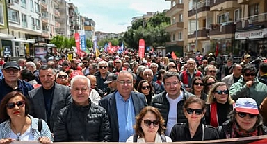 Çnakkale'de 1 Mayıs Kutlamalarının Durağı Cumhuriyet Meydanı