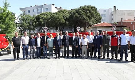 Eceabat Kaymakamlığı, Orman Yangınlarına tedbir İçin Köylere Arazöz Dağıttı