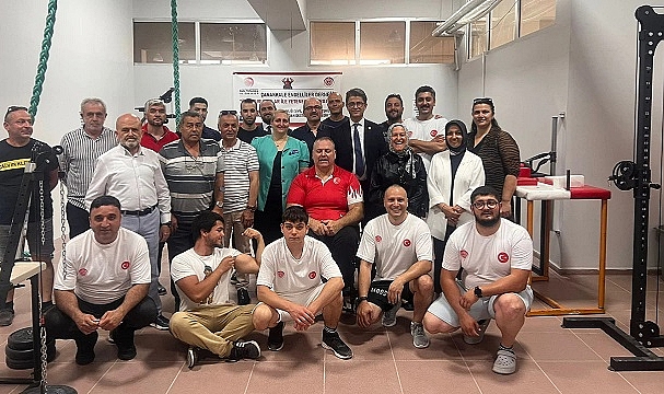 Çanakkale'de Bilek Güreşi Antrenman Salonu Hizmete Başladı