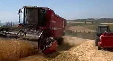 Çanakkale'de Yangın Tedbiri Olarak Tarlalarda Su Tankları Bekletiliyor 