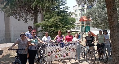 Çanakkale'nin Özgür Kadınları Bisiklet Sürmeyi Öğreniyor