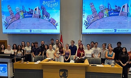 Gençlik Meclisinde Sınırlar Aşıldı