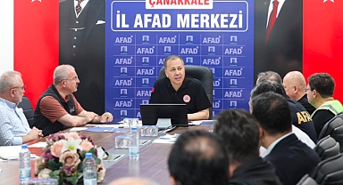 İçişleri Bakanı Ali Yerlikaya, Çanakkale'deki Yangın Bölgesinde İncelemelerde Bulundu