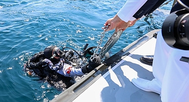 Şehit Denizcilerimiz Anısına, 72 Yıl Sonra Dumlupınar'a Saygı Dalışı